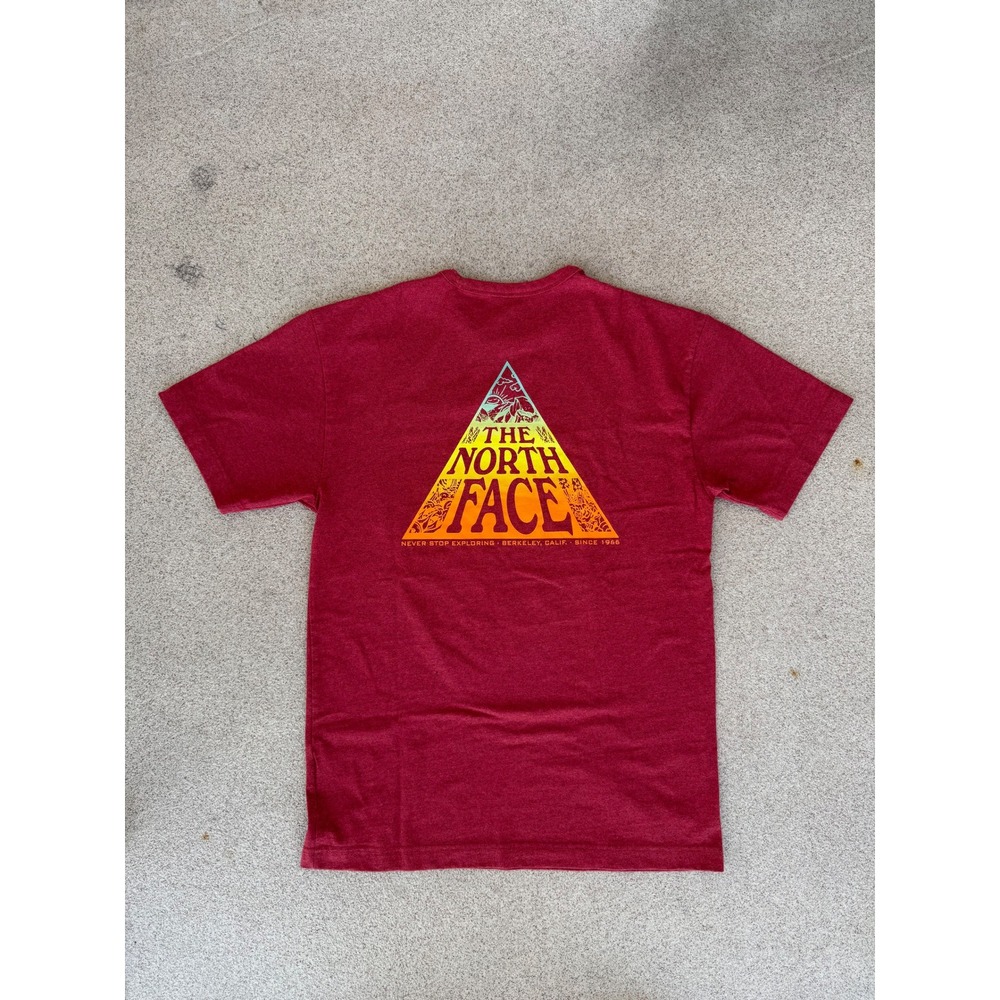 The North Face Graphic Mens S T-Shirt - Red Short Sleeve Gorpcore